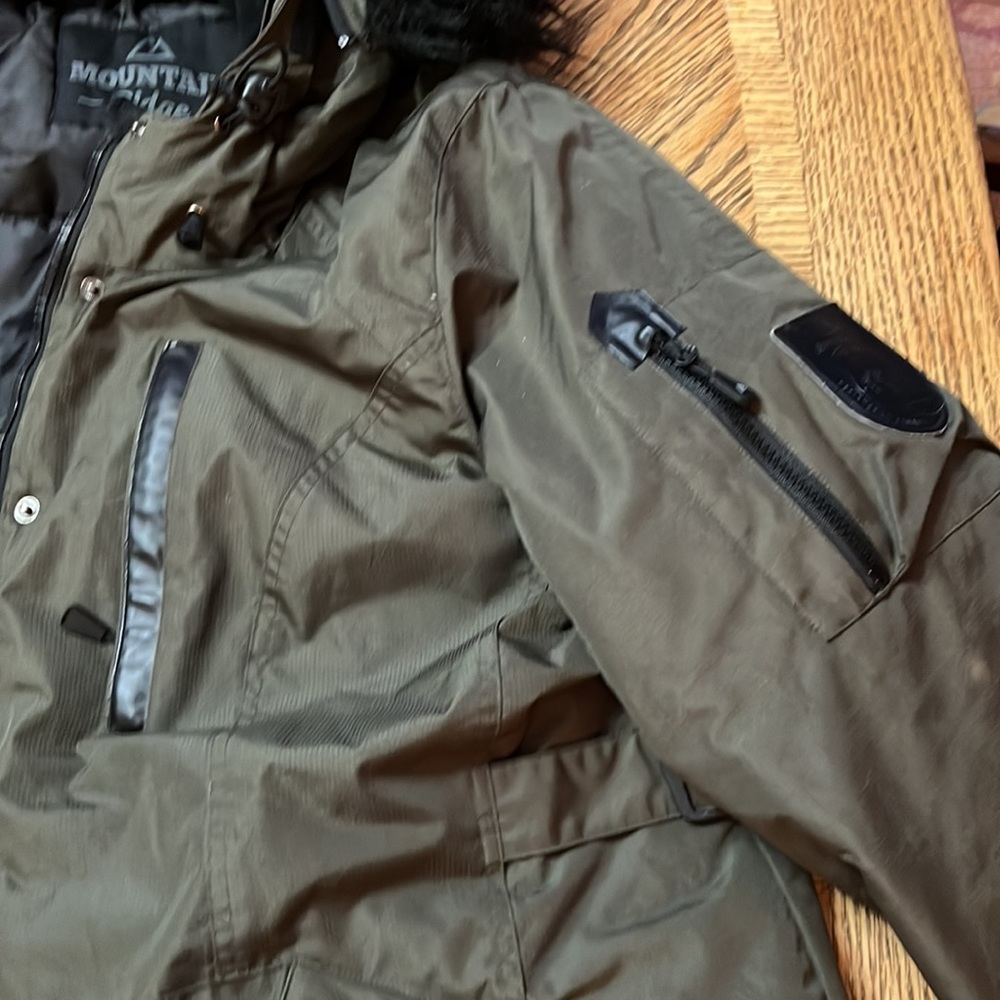 Mountain Ridge winter coat - Picture 7 of 8